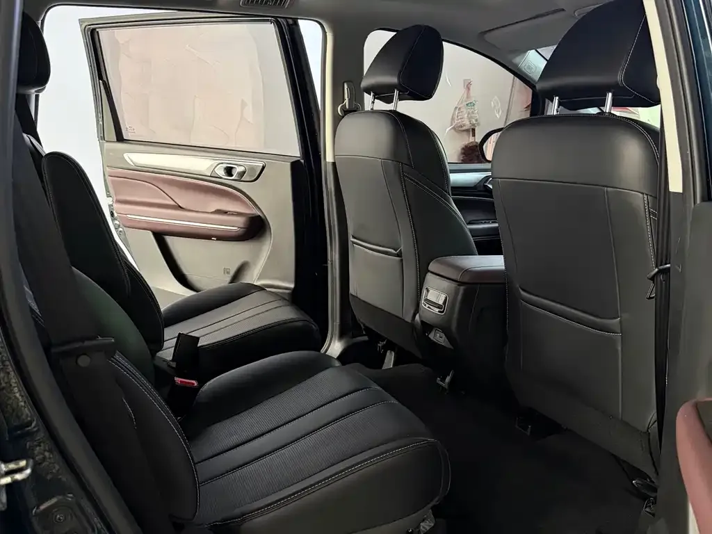 GAC Motor Trumpchi M6 — фото 10