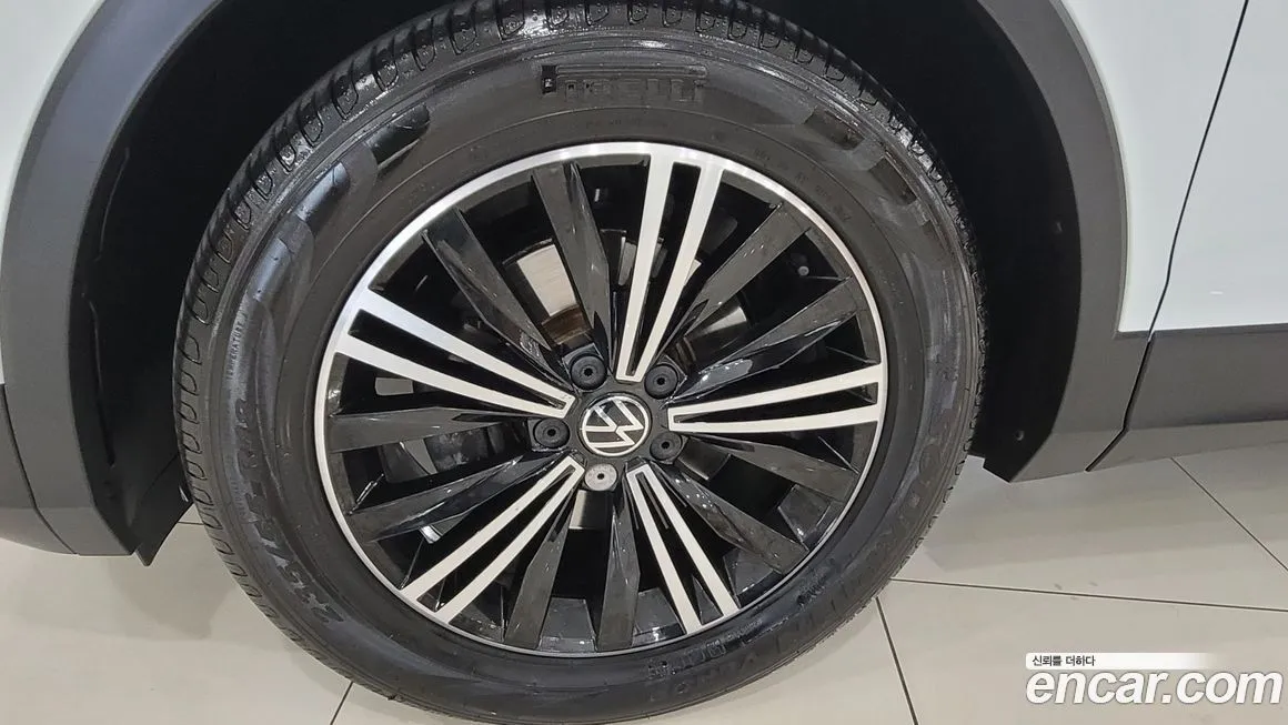 Volkswagen Tiguan — фото 10
