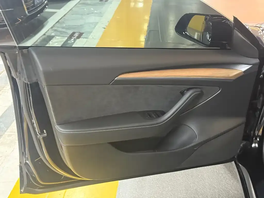 Tesla Model 3 — фото 2