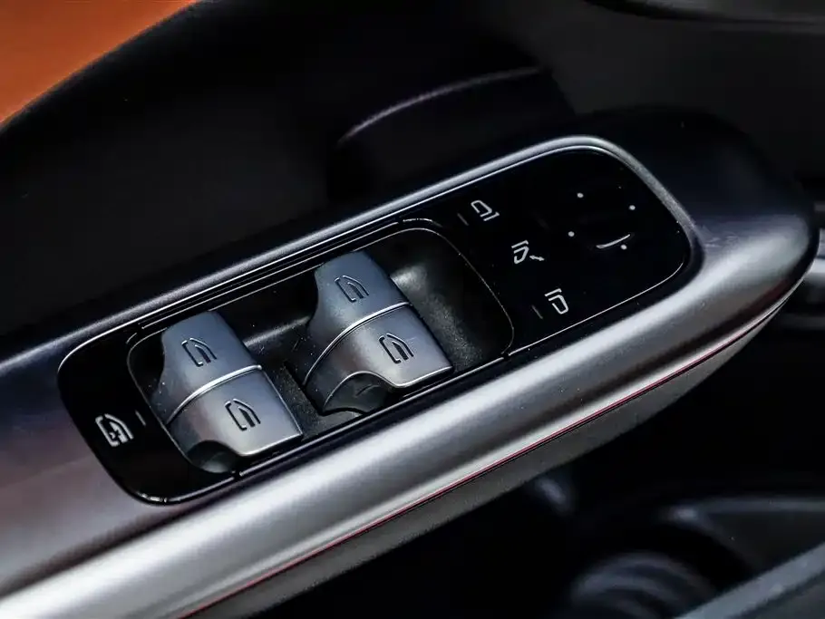 Mercedes-Benz C-Class New Energy — фото 7