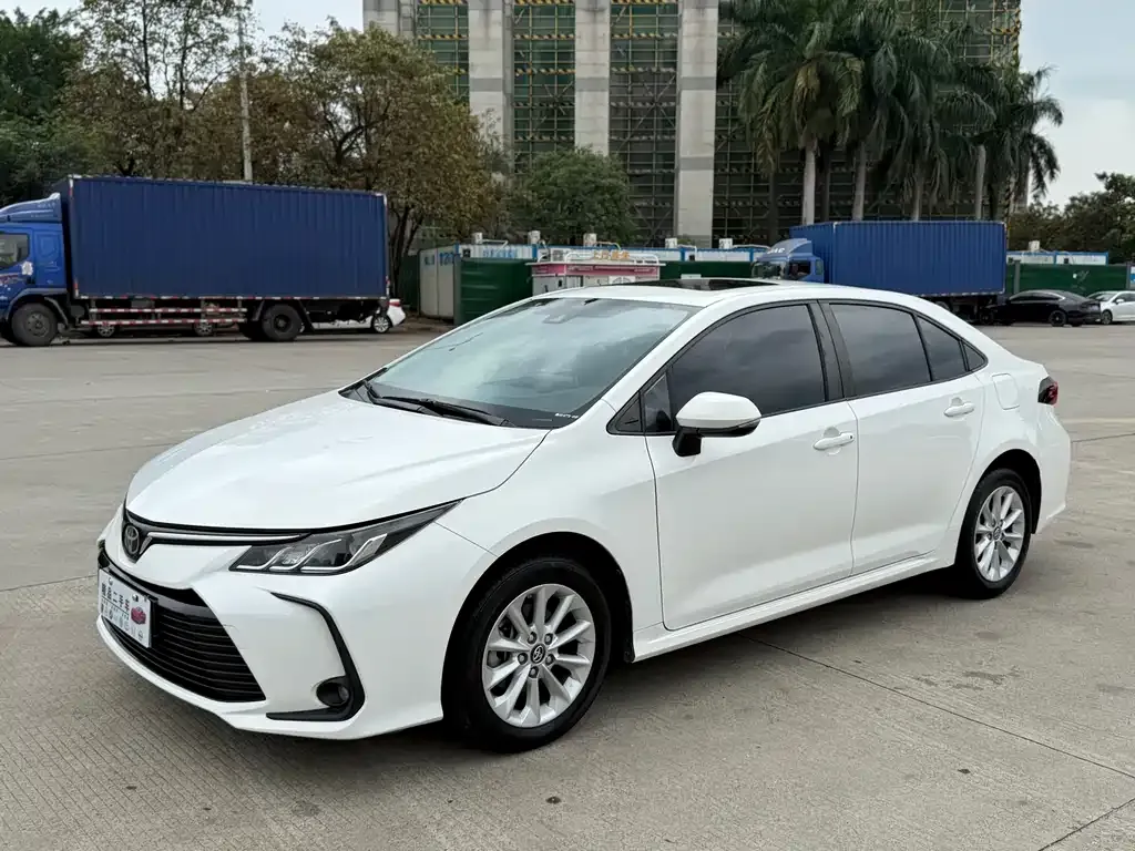 Toyota Corolla — фото 1
