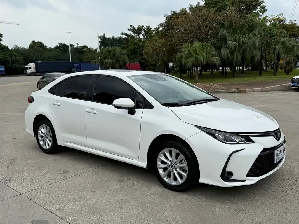 Toyota Corolla — фото 10