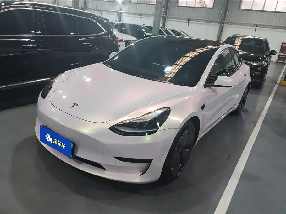 Tesla Model 3 — фото 1