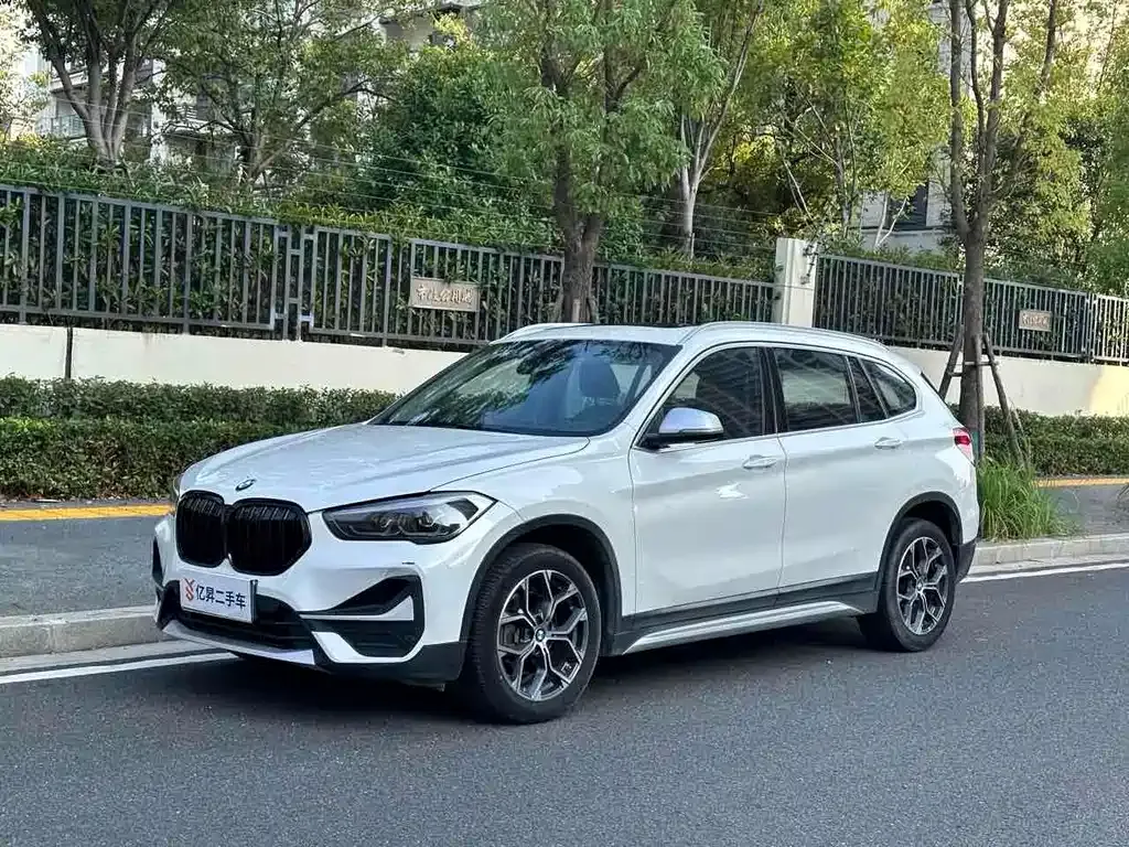 BMW X1 — фото 1