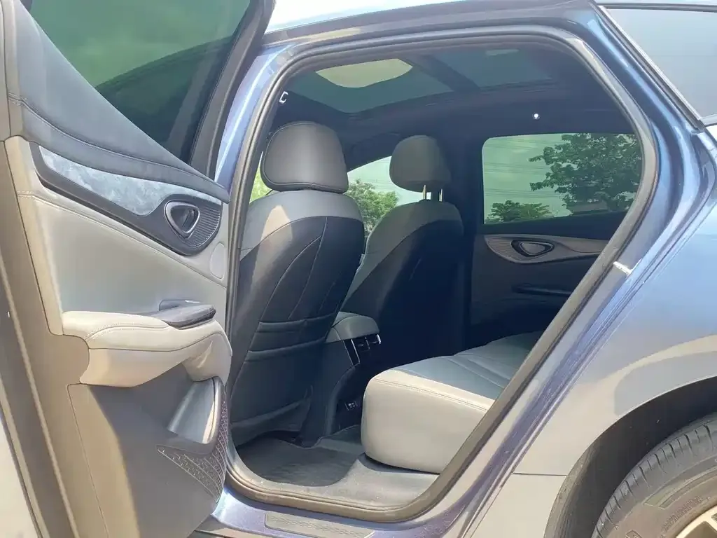 BYD Seal — фото 4