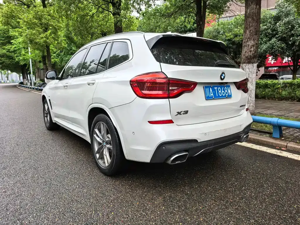 BMW X3 — фото 9