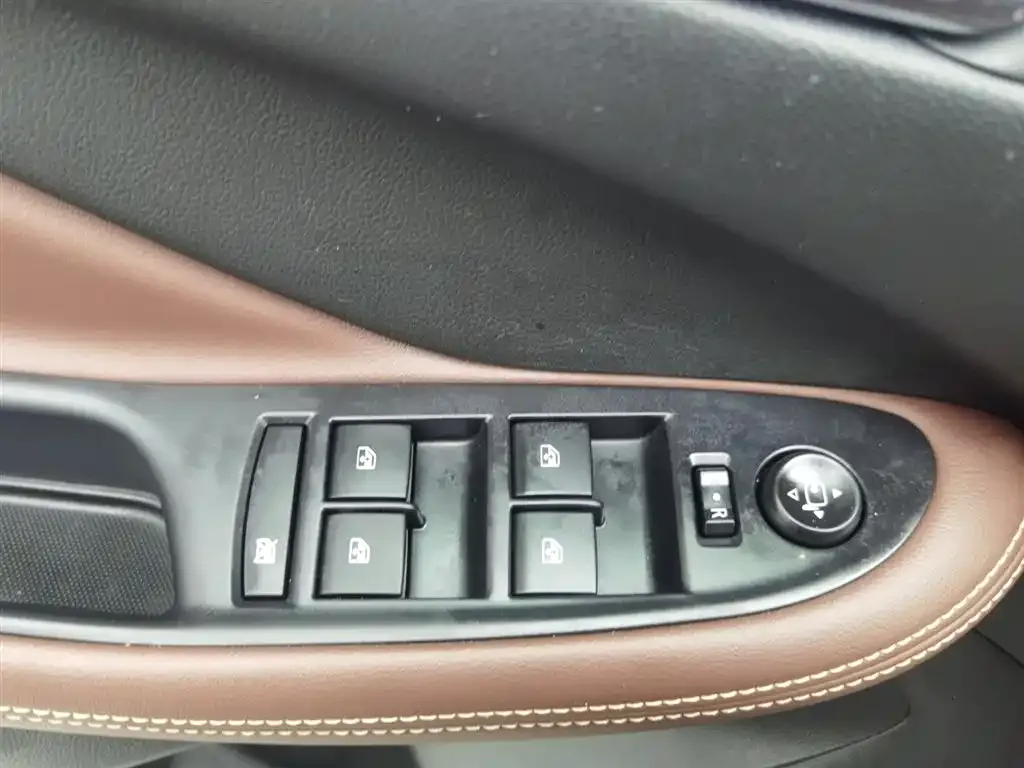 Buick Envision Plus — фото 8