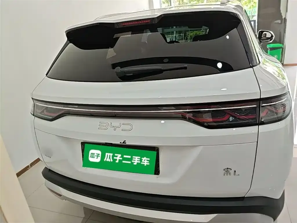 BYD L DM-i — фото 8