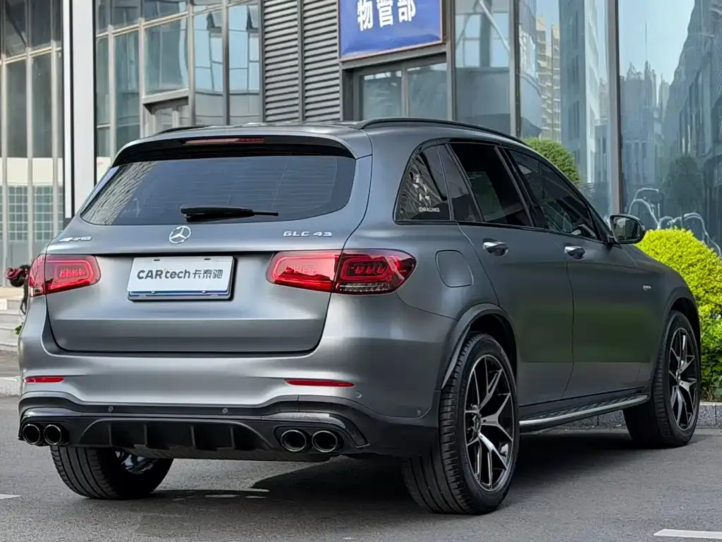 Mercedes-Benz GLC AMG — фото 10