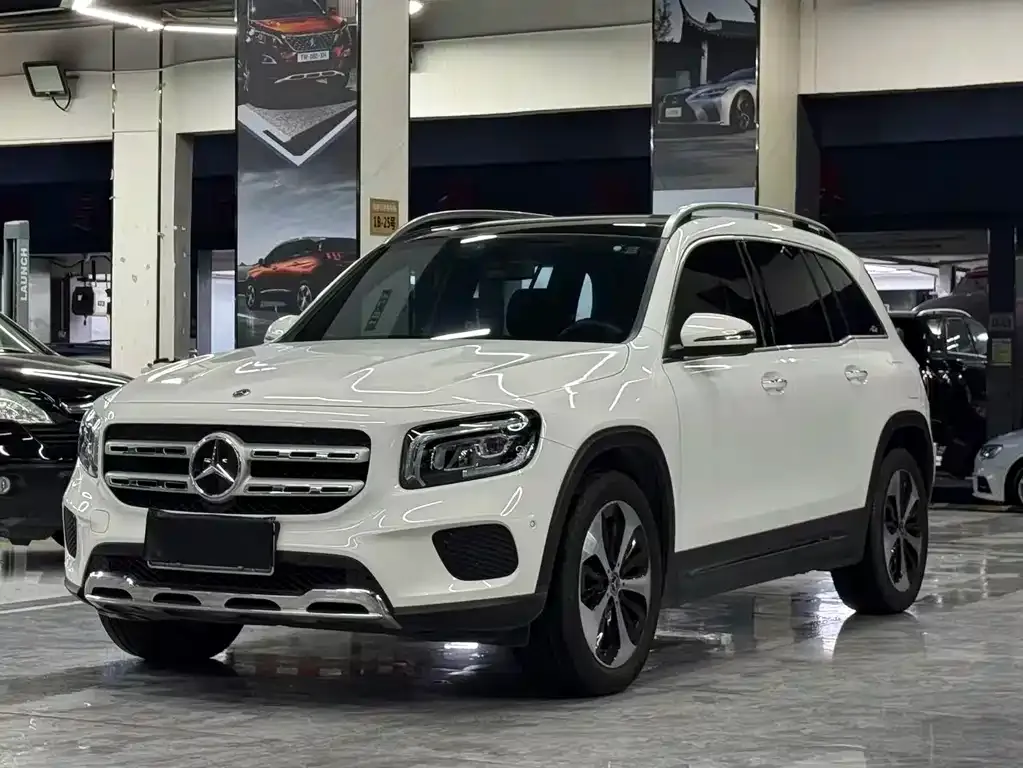 Mercedes-Benz GLB — фото 1
