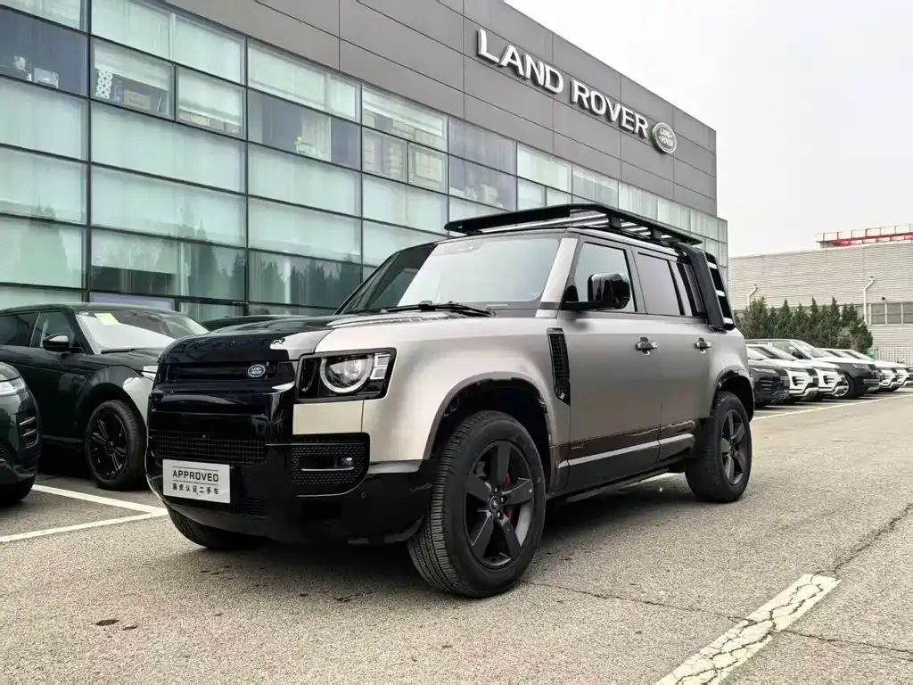 Land Rover Defender — фото 1