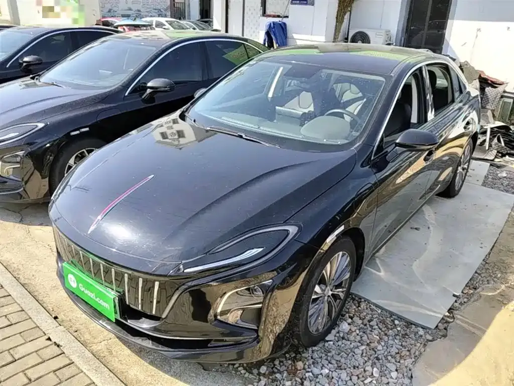 Hongqi E-QM5 — фото 1