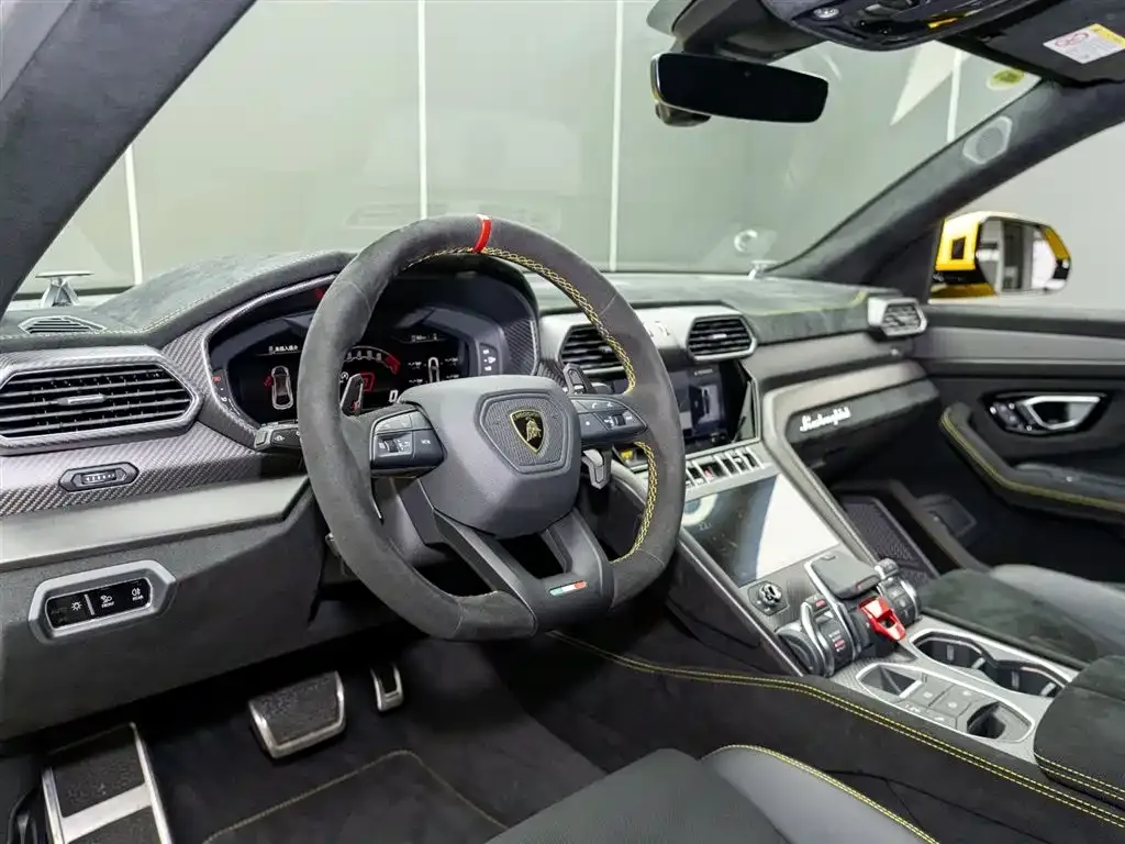Lamborghini Urus — фото 9