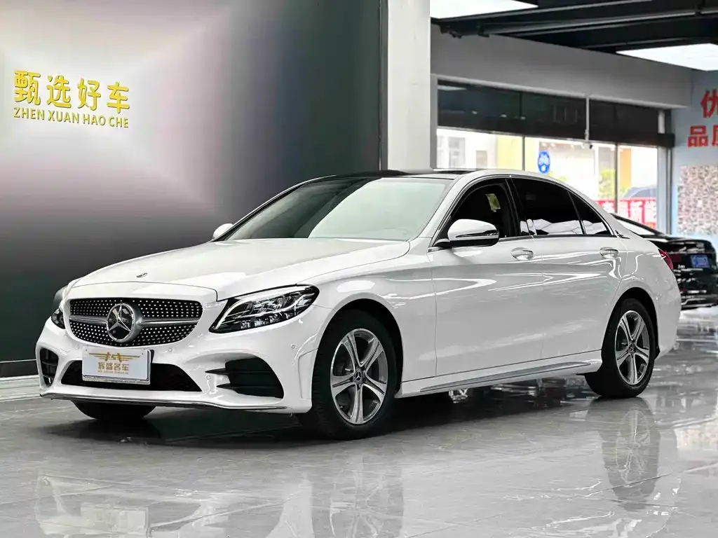 Mercedes-Benz C-Class — фото 1