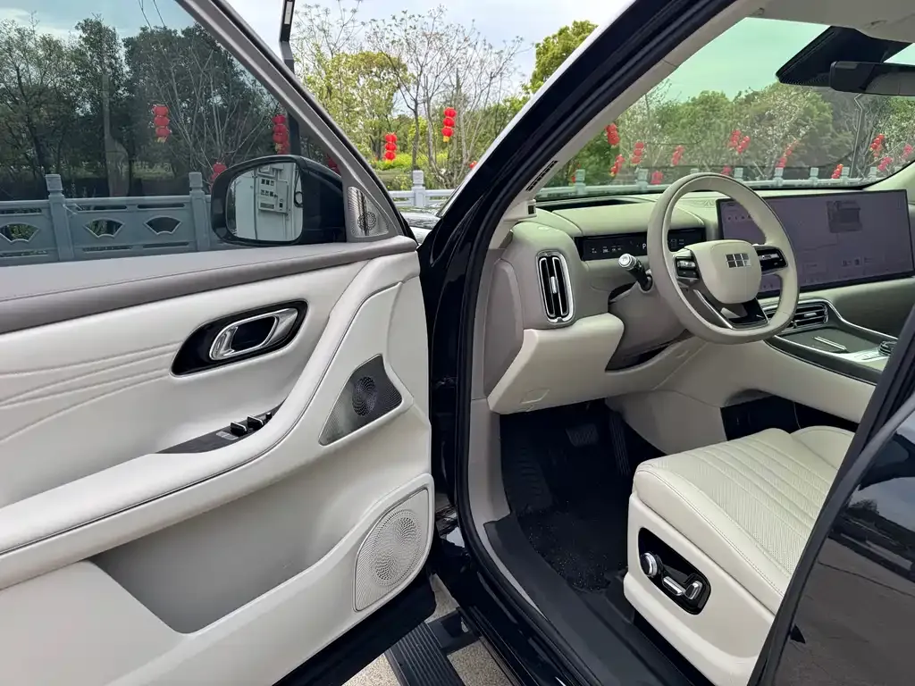 Geely Galaxy M9 — фото 7