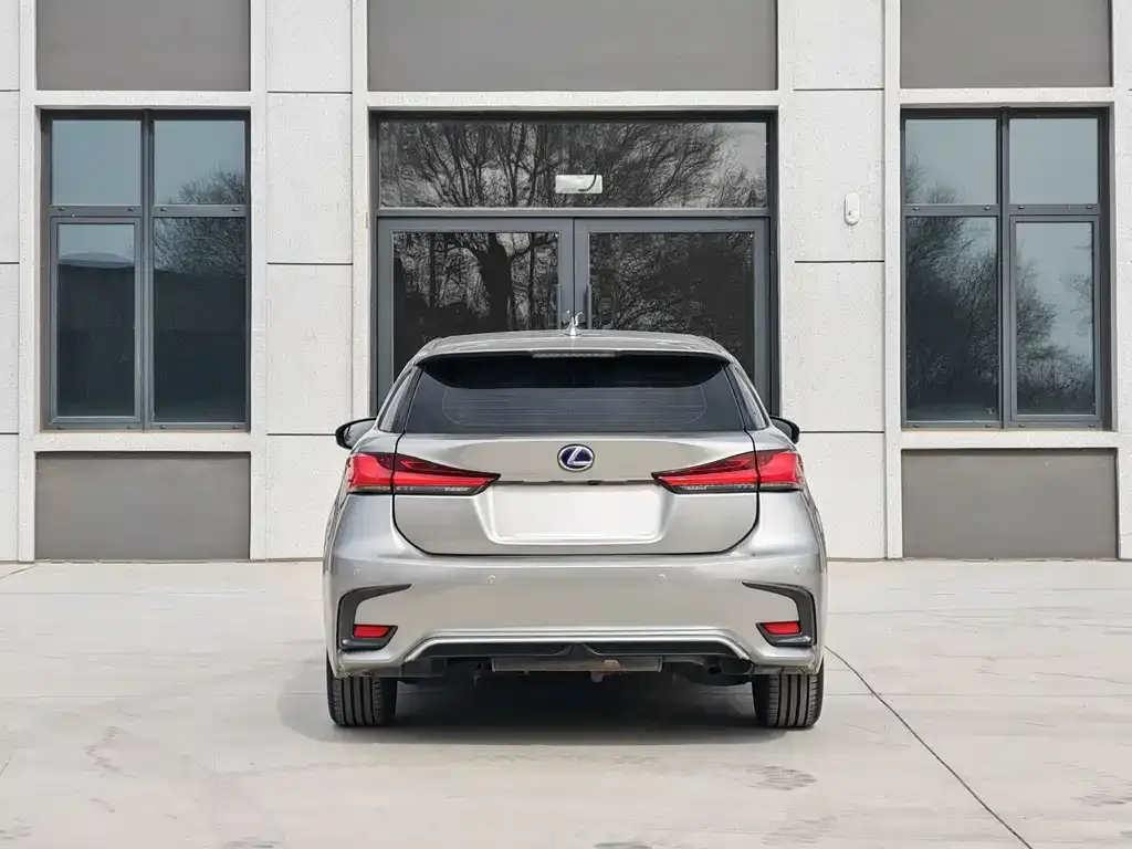 Lexus CT — фото 10