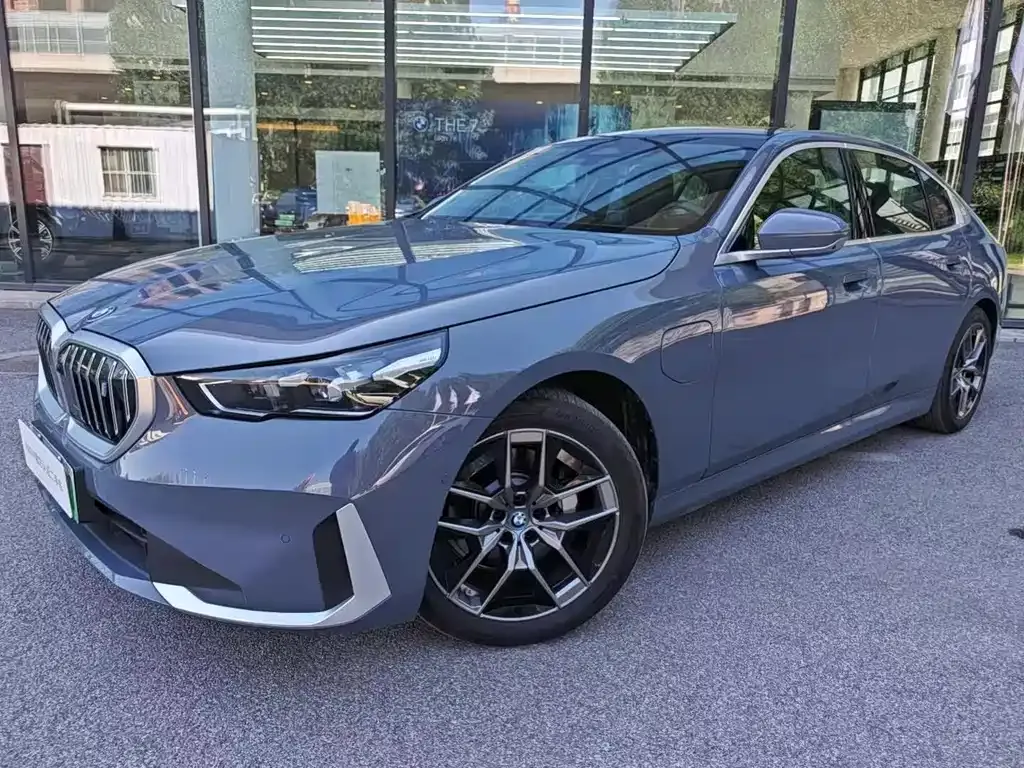 BMW i5 — фото 1