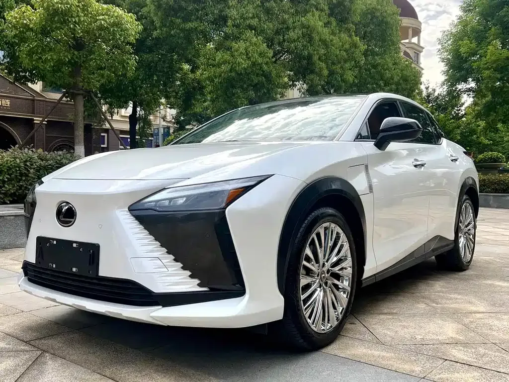 Lexus RZ — фото 1