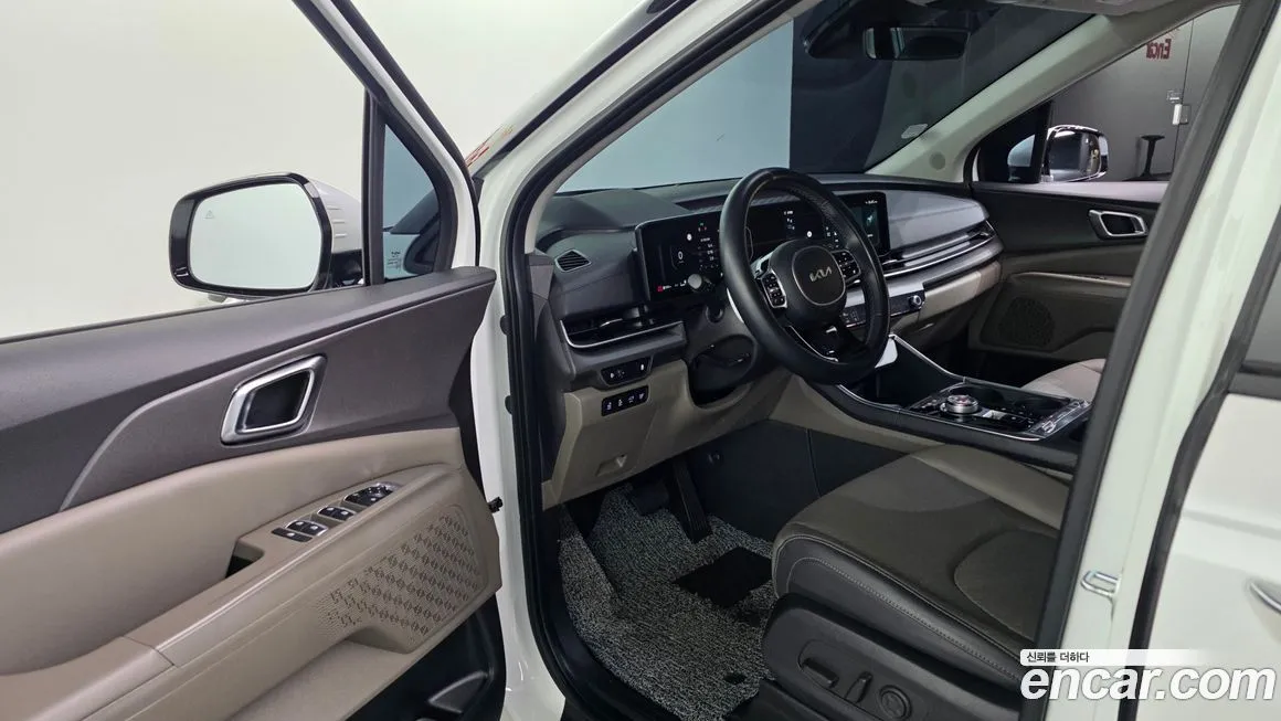 Kia Carnival — фото 10