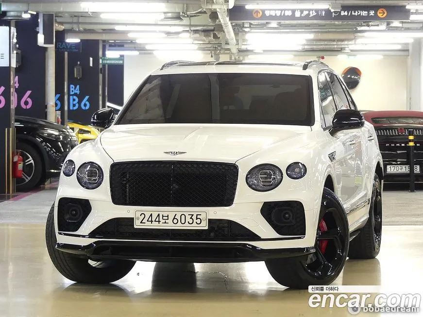 Bentley Bentayga — фото 1