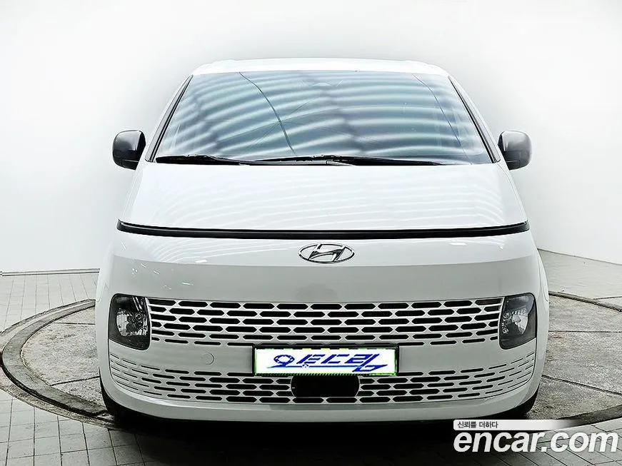 Hyundai Staria — фото 1