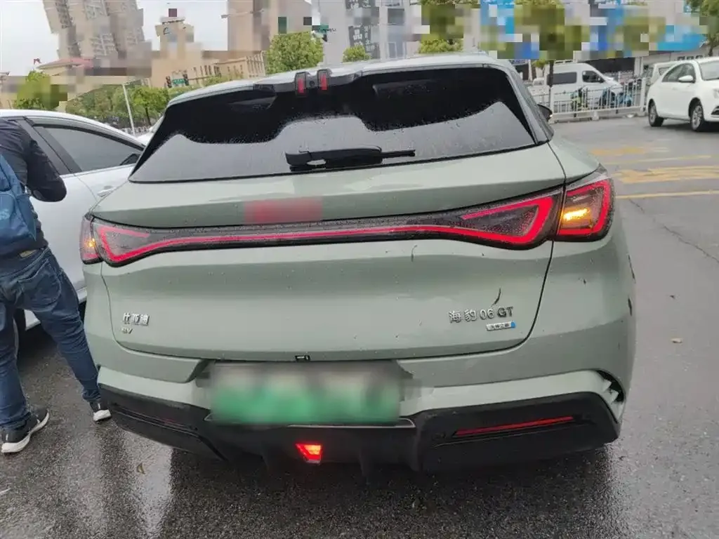 BYD Seal 06GT — фото 10