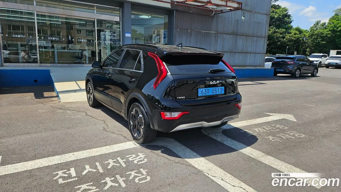 Kia Niro — фото 10