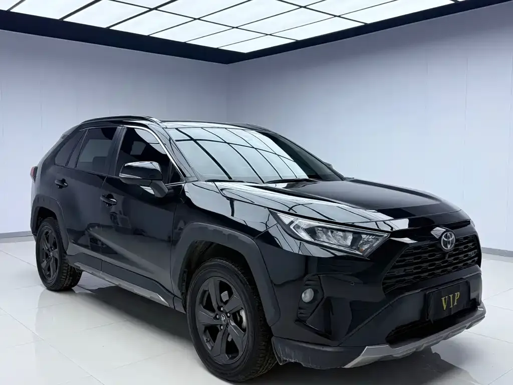 Toyota RAV4 — фото 4