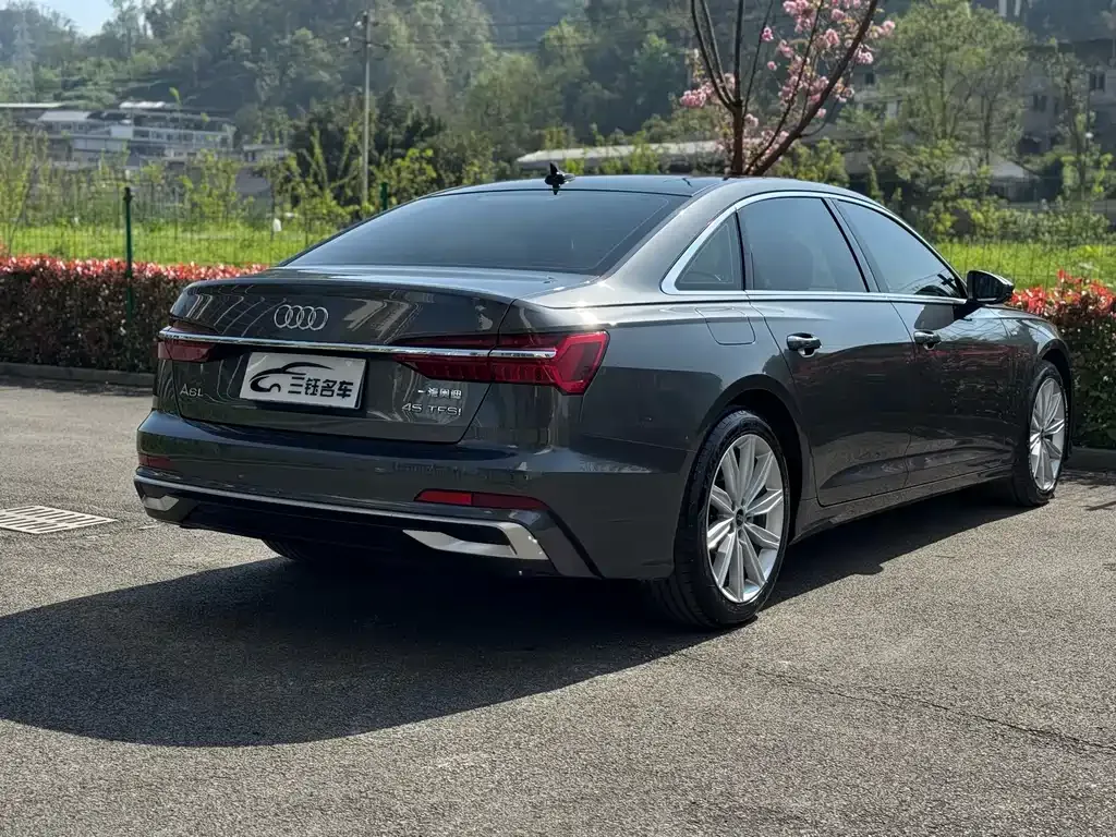 Audi A6L — фото 7