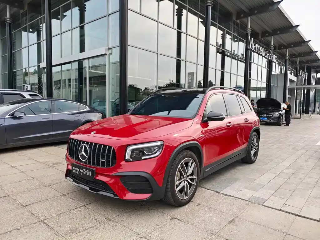 Mercedes-Benz GLB AMG — фото 1