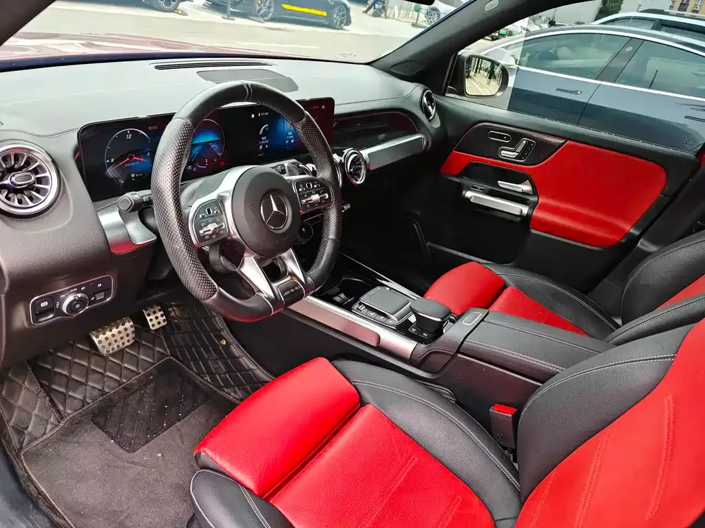 Mercedes-Benz GLB AMG — фото 10
