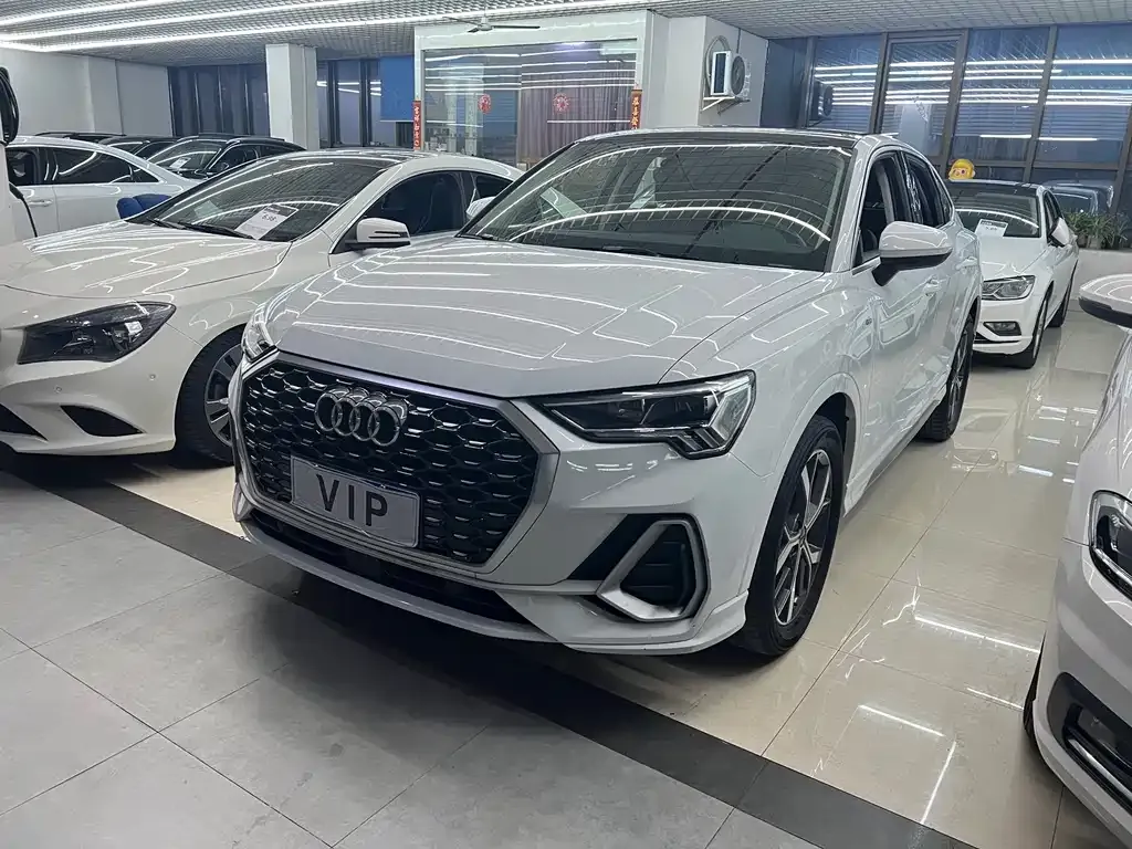 Audi Q3 Sportback — фото 1