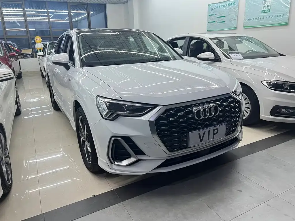 Audi Q3 Sportback — фото 9