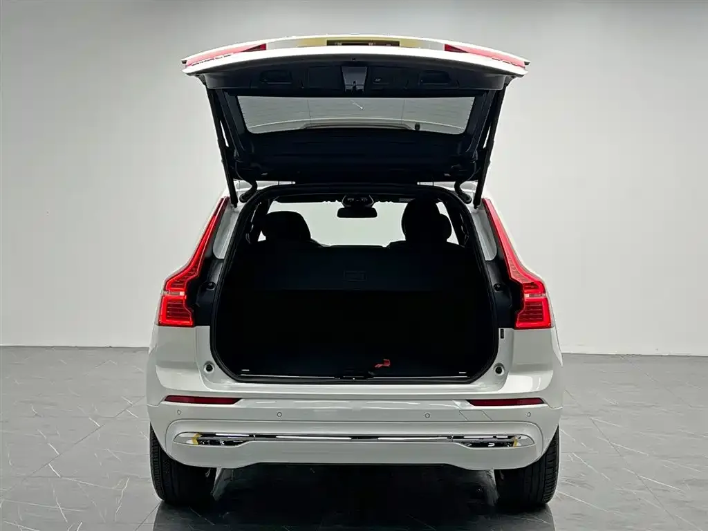Volvo XC60 — фото 3