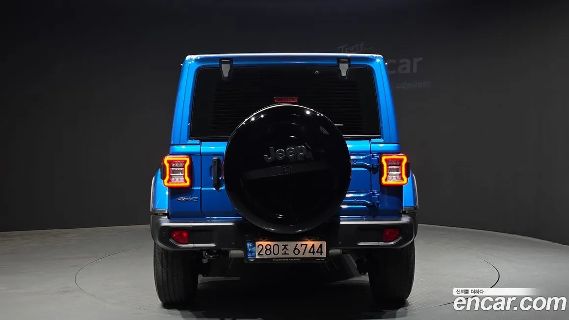 Jeep Wrangler — фото 7