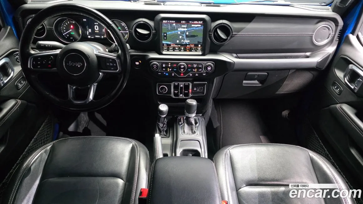Jeep Wrangler — фото 10