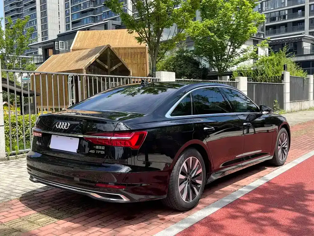 Audi A6L — фото 7