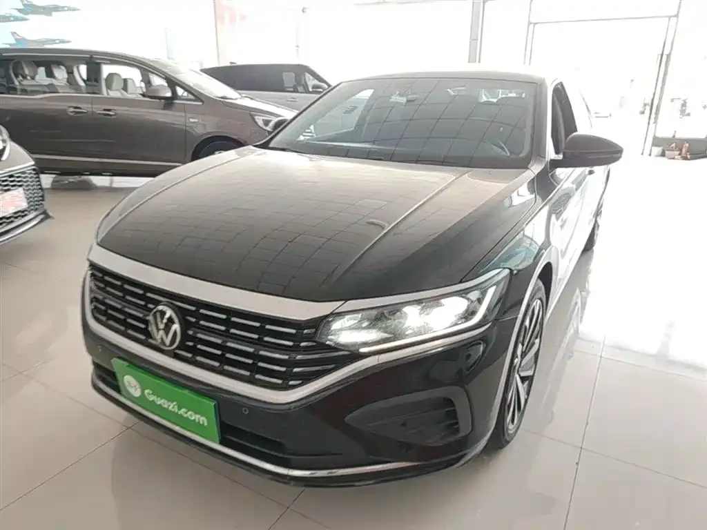 Volkswagen Passat — фото 1
