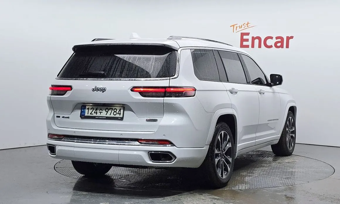 Jeep Cherokee — фото 7