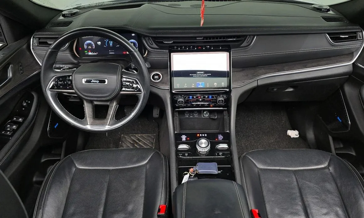 Jeep Cherokee — фото 10