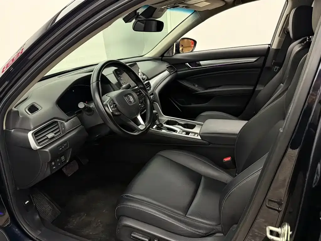 Honda Accord — фото 9