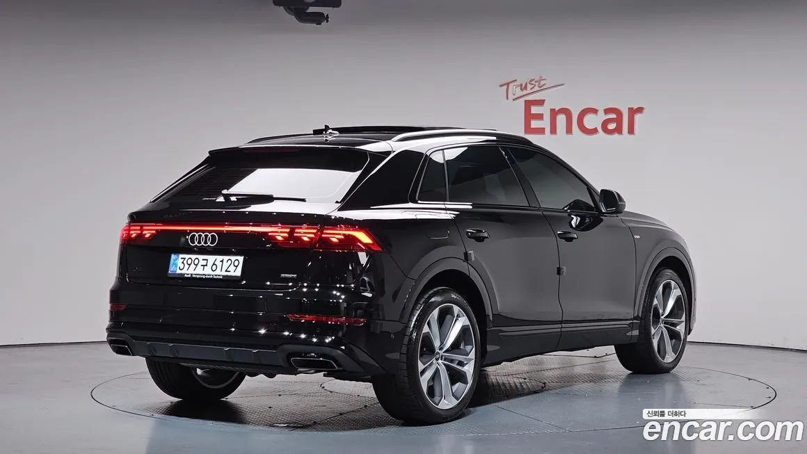 Audi Q8 — фото 2