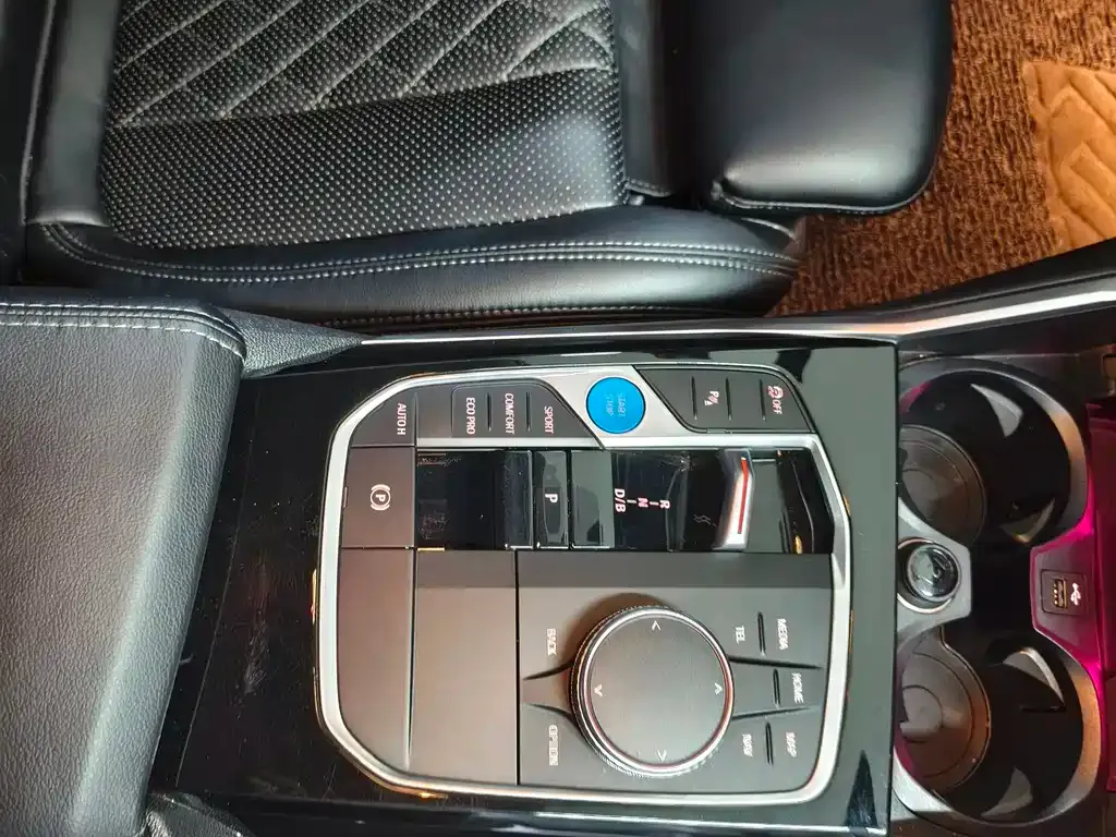 BMW i3 — фото 8