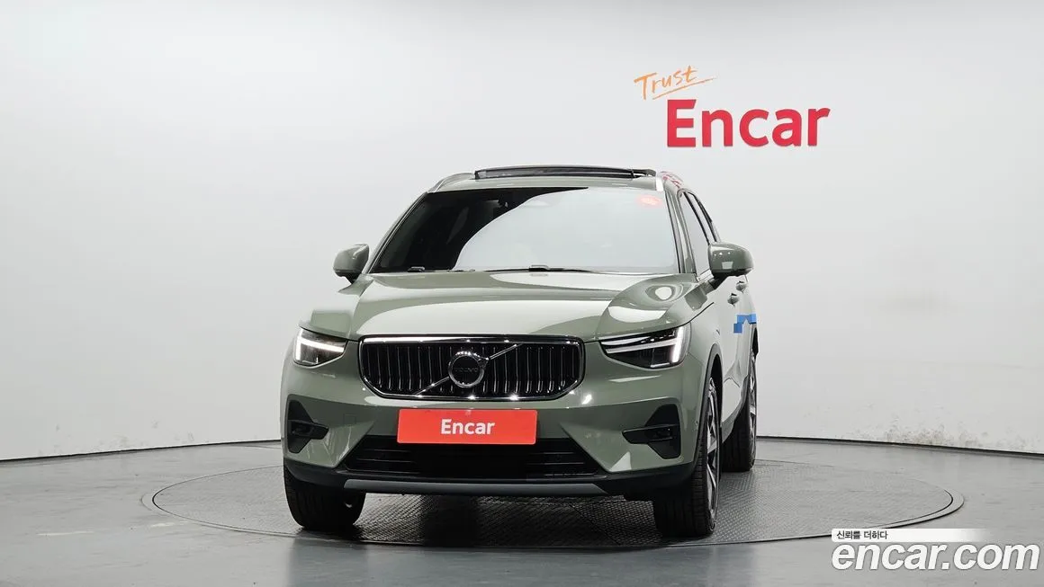 Volvo XC40 — фото 3