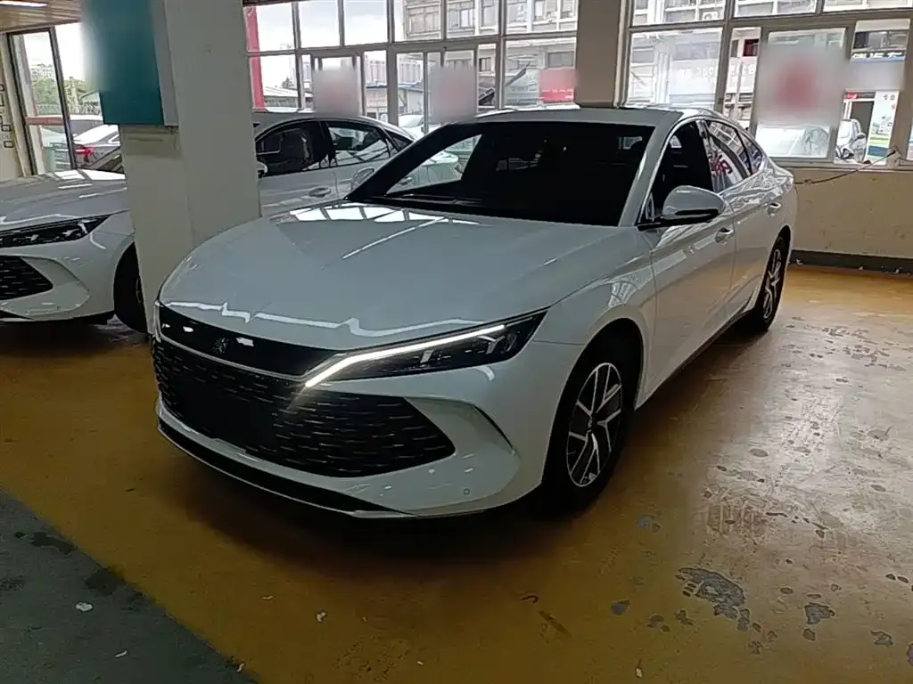 BYD Qin L — фото 1