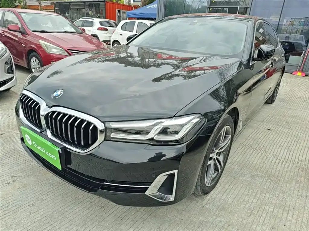 BMW 5 Series — фото 1