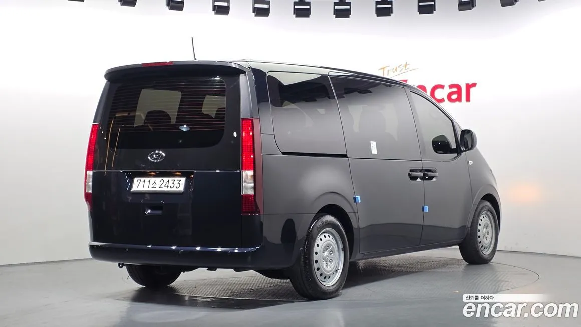 Hyundai Staria — фото 2