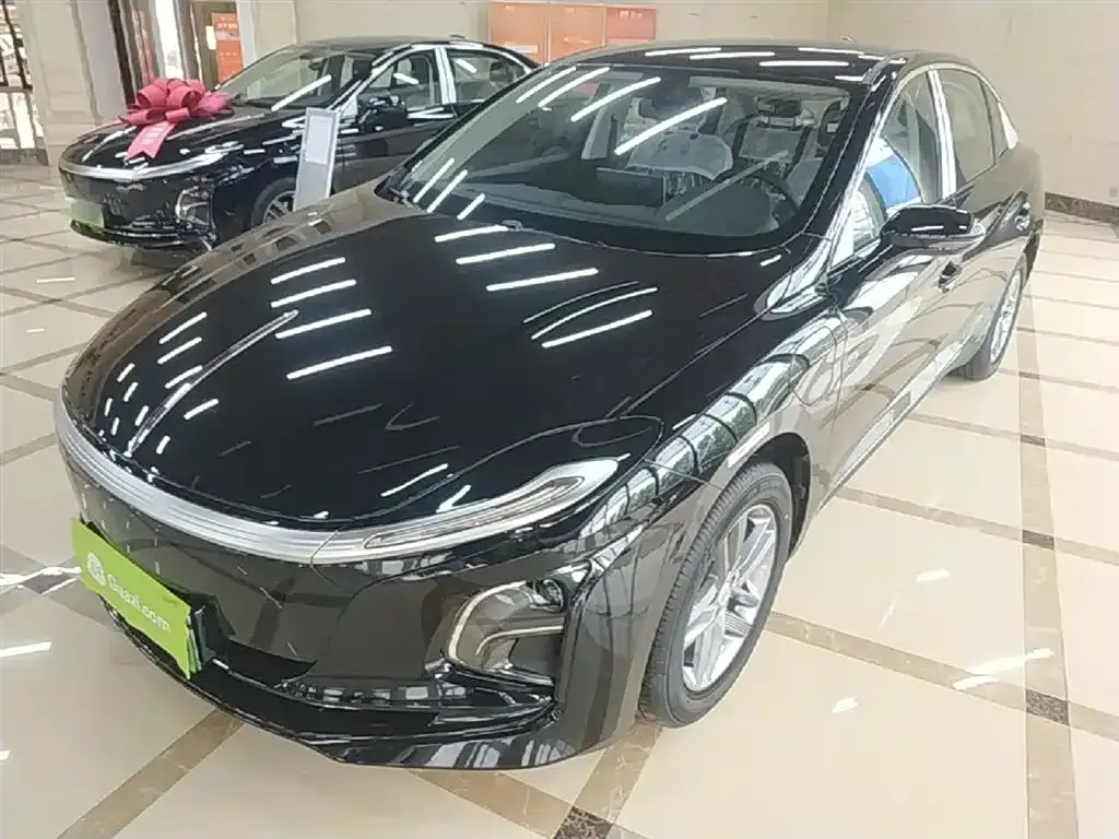 Hongqi E-QM5 — фото 7