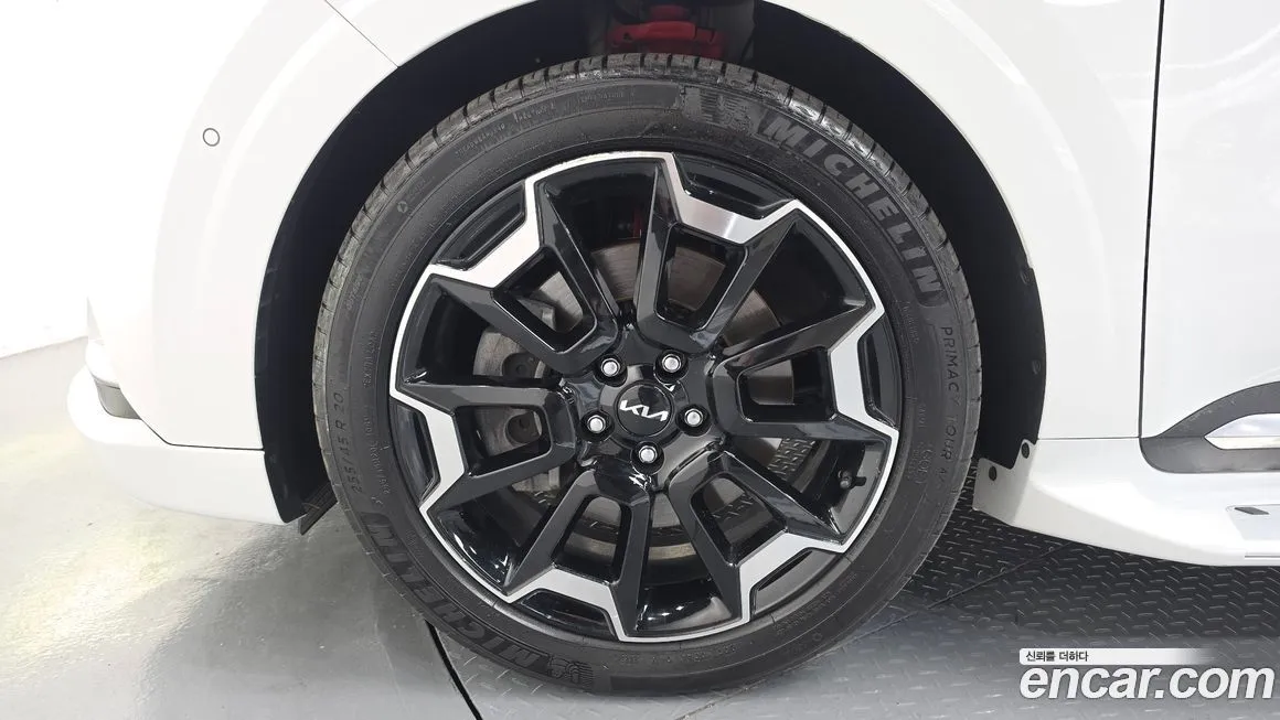 Kia Carnival — фото 7