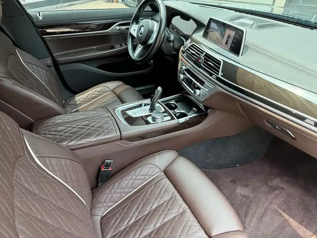 BMW 7 Series — фото 7